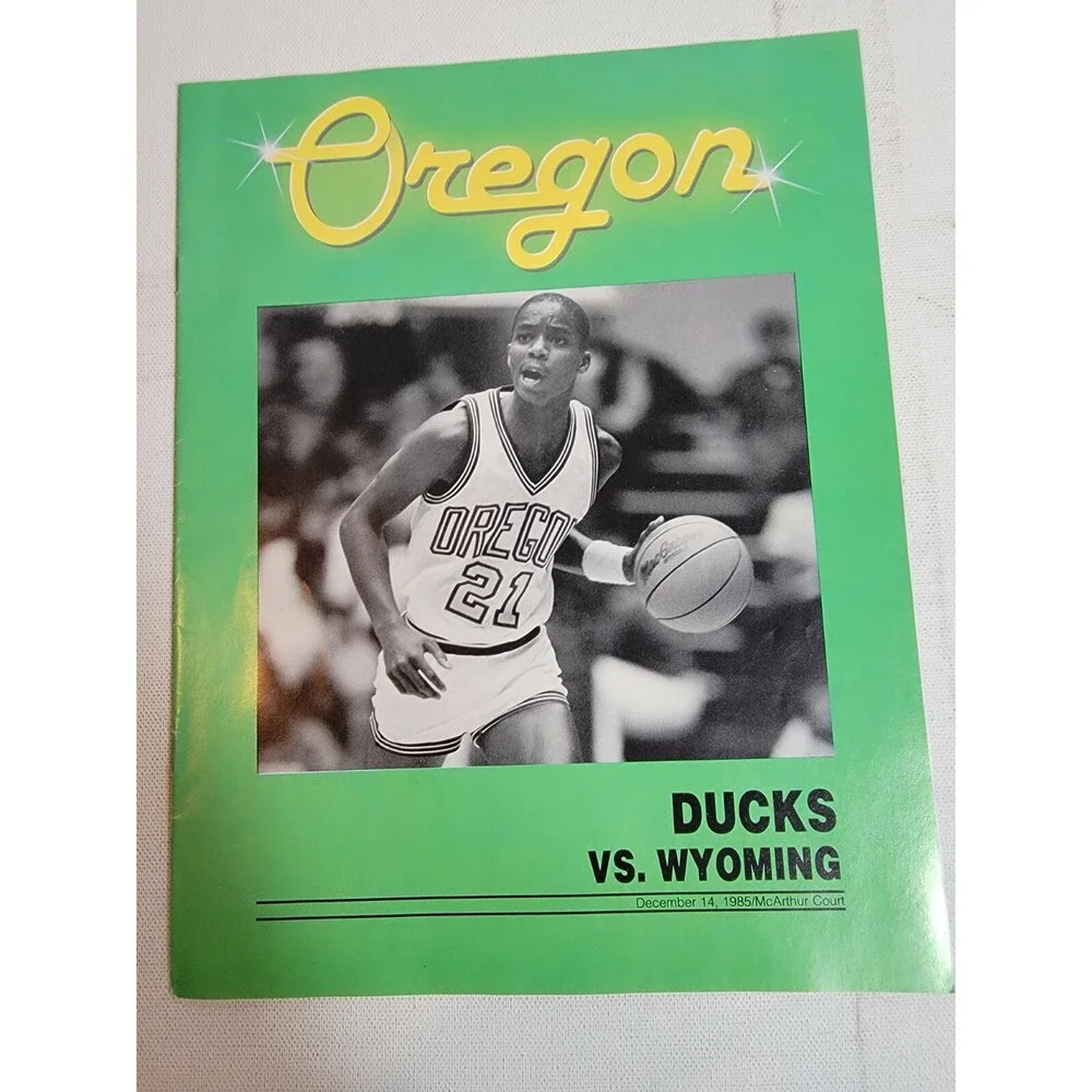 Vintage UofO University of Oregon Ducks Basketball Game Program vs Cowboys 1985